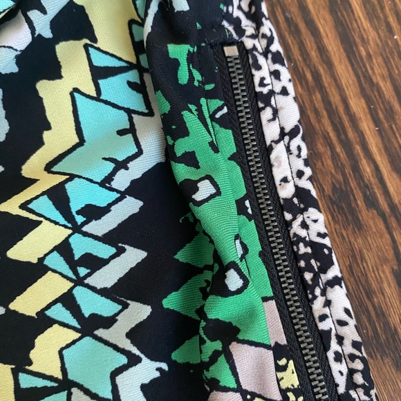 BCBG MaxAzria green black snake bodycon dress with zipper XS - Picture 5 of 9